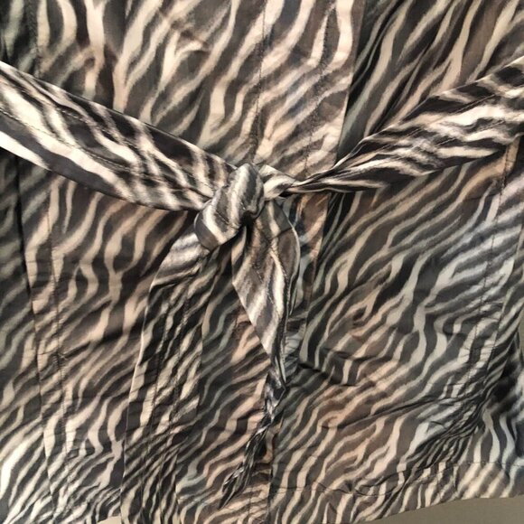 Chico's Zebra Animal Print Lightweight Trench Coat - Picture 7 of 9